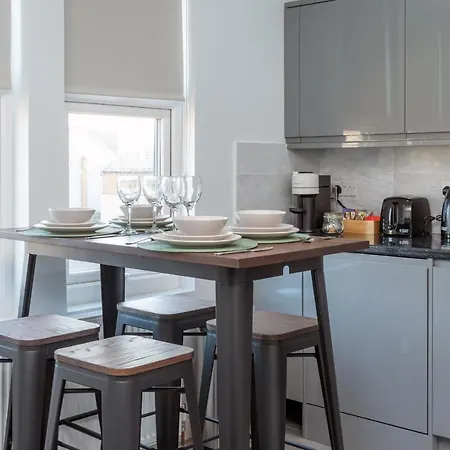 Taylor'S Apartment Wimbledon Лондон Экстерьер фото