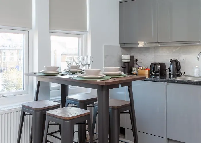 Taylor\'S Apartment Wimbledon