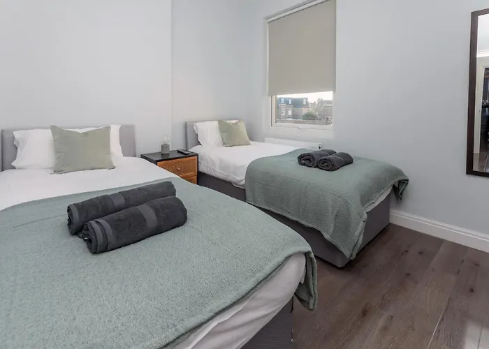 Taylor\'S Apartment Wimbledon